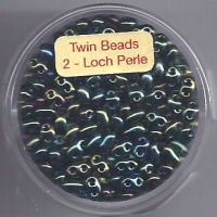 967105614 Glasperlen Twin Beads 2,5x5mm grün iris 12g