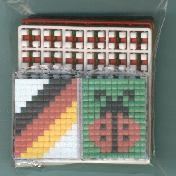 77721 Pixelhobby Medaillon Set Marienkäfer und Deutsche Flagge