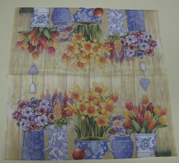 389220_Serviette-Töpfe-mit-Frühlingsblumen