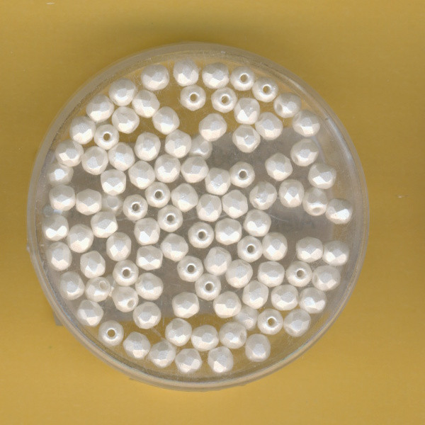 3025001 Glasschliffperlen 3mm Alabaster pastell weiß 100 Stück