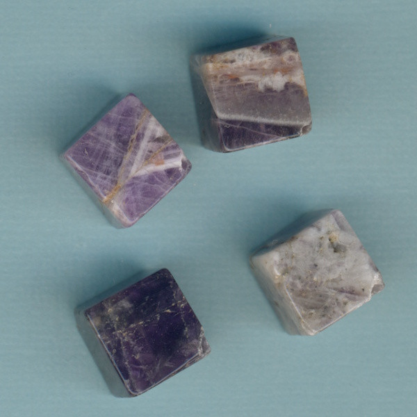 8152-151 Amethyst Würfel 12x12x12mm 4 Stück
