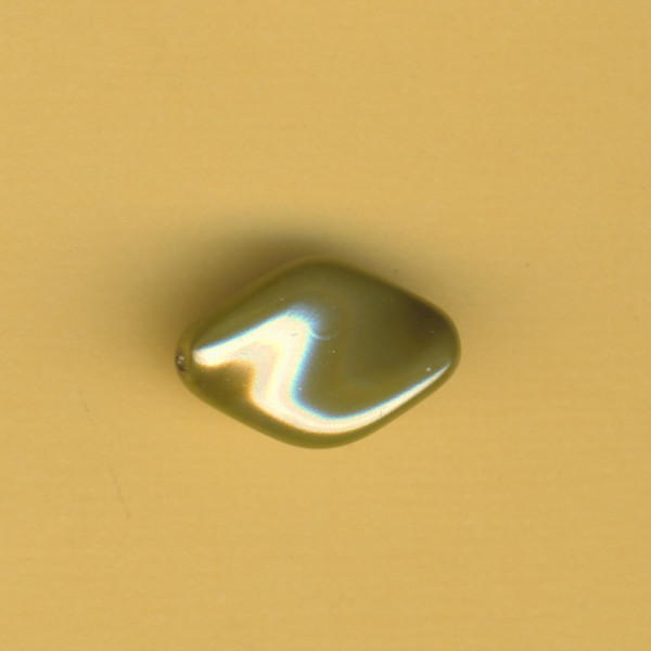 14347452 Glaswachsperle Chips 19x13mm avocado