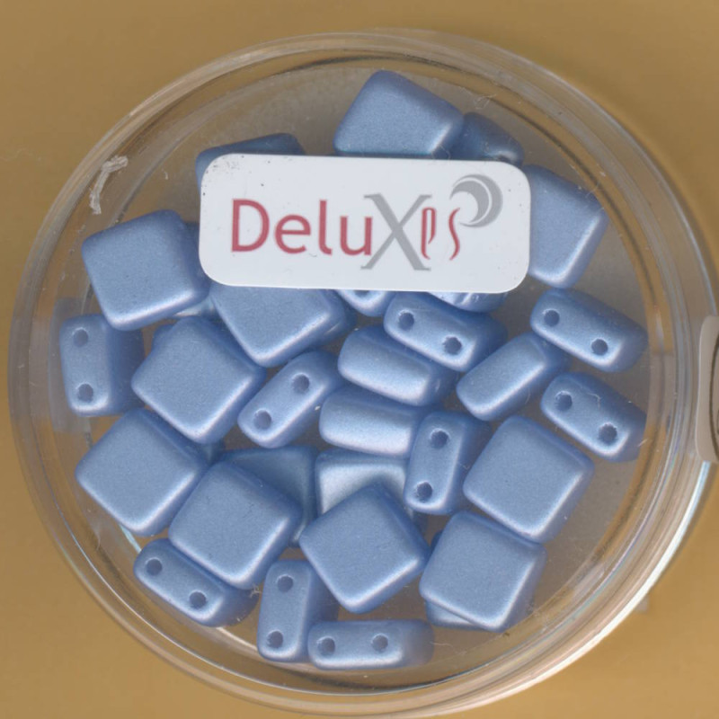 9700-06444 2 hole Square Beads Deluxes 6mm hellblau 35 Stück