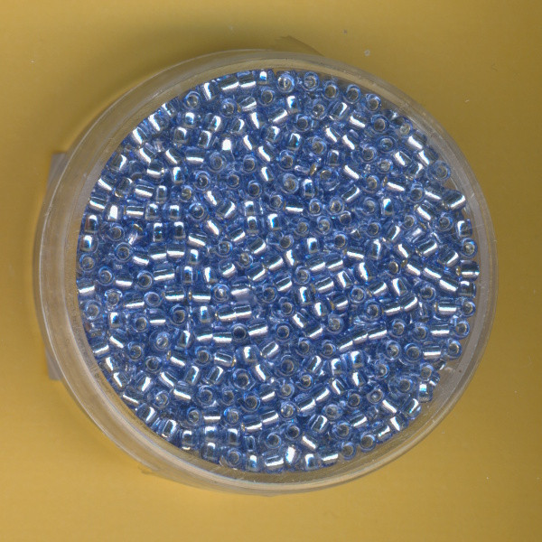 961133 Toho Beads 2,2mm light safir Silbereinzug 12g