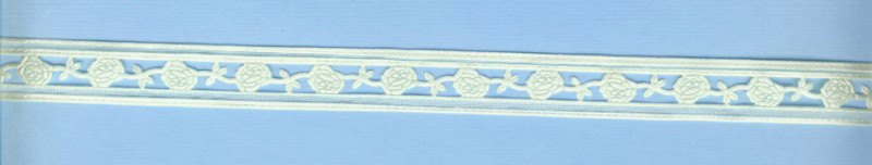 3822590 Dekoband Rosen 15mm creme 2,7m
