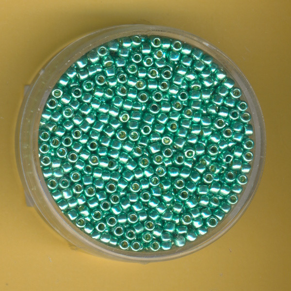 96118561 Toho Beads 2,2mm grün metallic 10g