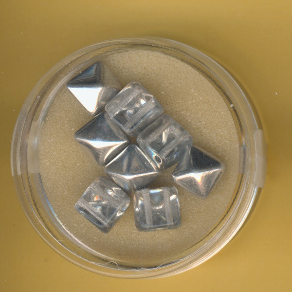 4907-08924 Glasperlen Pyramide 2-Loch 8x8mm silber halb bedampft 8 Stück