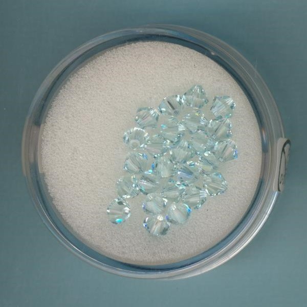 530104484 Swarovski Glasschliffperlen 4mm light azore 25 Stück