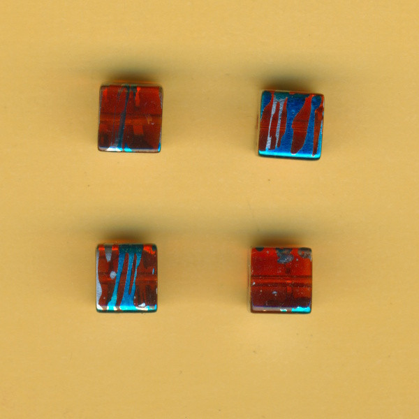 8113w Glasperle Würfel 8mm Galaxy rot mit blau