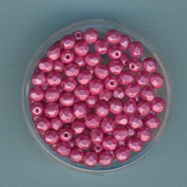 40240051 Glasschliffperlen 4mm Alabaster light fuchsia 100 Stück