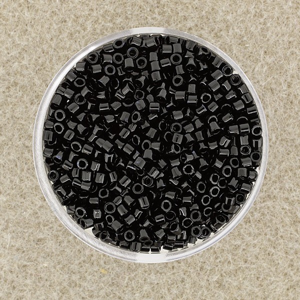 9664594_Delica-Beads-2,2mm-black-10g