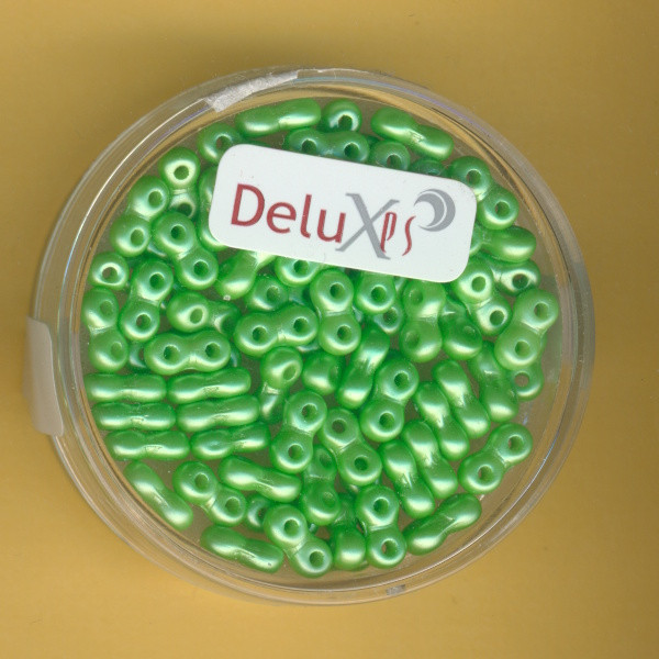 9696-06034 Infinity Beads 3x6mm hellgrün 5,5g