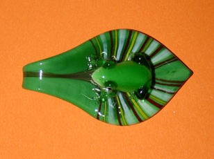Glasanhänger mit Frosch cristal braun-grün-ton