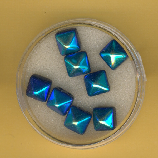4907-08274 Glasperlen Pyramide 2-Loch 8x8mm jet AB 8 Stück