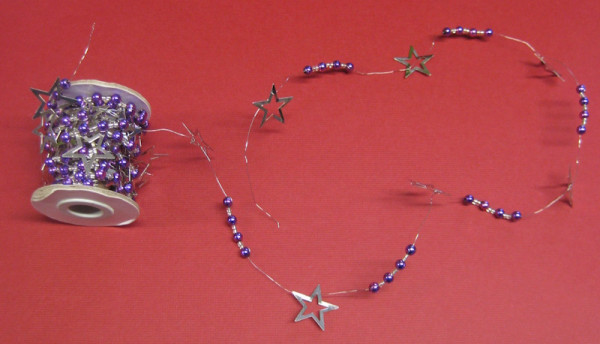 67020013 Deko Kette Weihnachten Sterne mit Perlen lila silber 10m