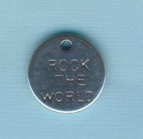 457739751_Metallanhänger-Rock-the-World-20mm-altplatin