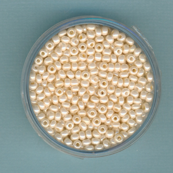 83235 Rocailles 2,5mm Muschelfarbig hell 17g