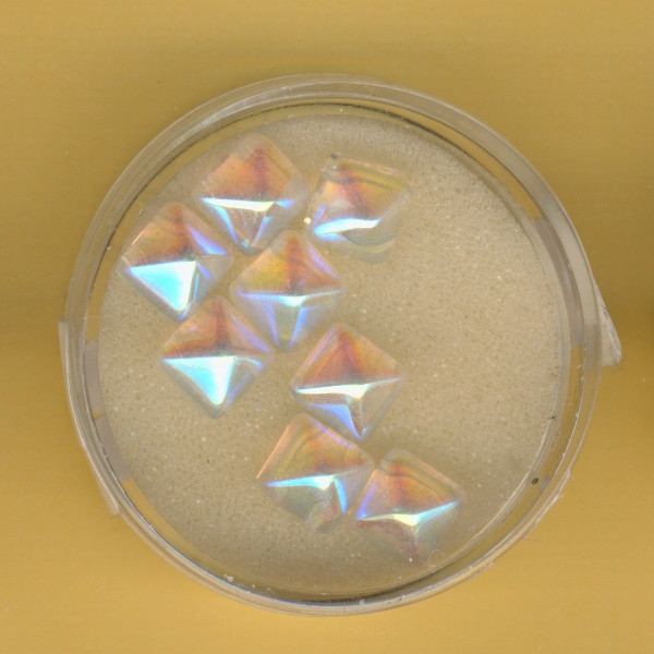 4907-08144 Glasperlen Pyramide 2-Loch 8x8mm kristall AB 8 Stück