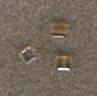mh811686452 Swarovski Würfel 4mm golden shadow