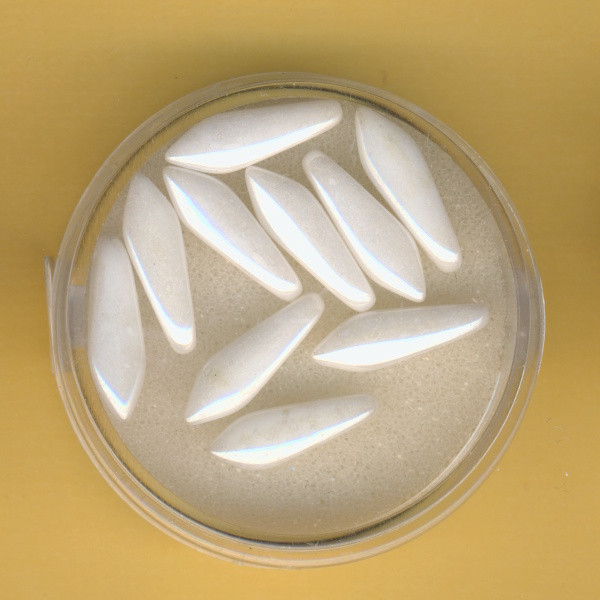 4834-16124 Dagger Beads 16x5mm creme 10 Stück
