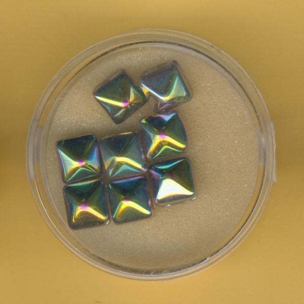 4907-08304 Glasperlen Pyramide 2-Loch 8x8mm vitrail 8 Stück
