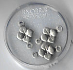 2365864 Kleeblatt mit 2 Ösen