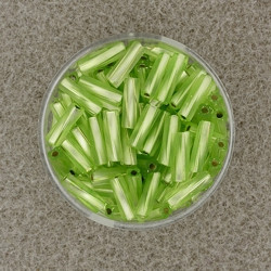 562910034 Glasstifte twisted hellgrün matt 10mm 15g