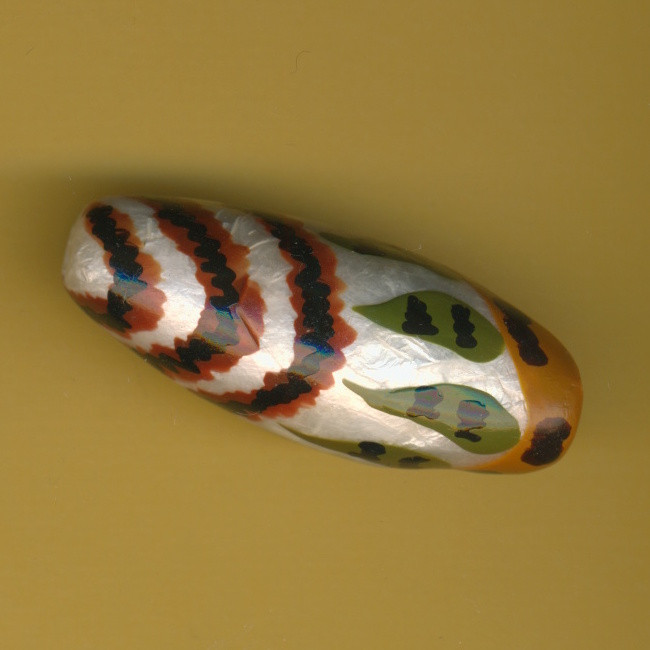 17057000 Capiz Olive 18x45mm handbemalt Afrika