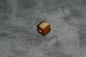 500808841 Polariswürfel dunkelbraun 8x8mm