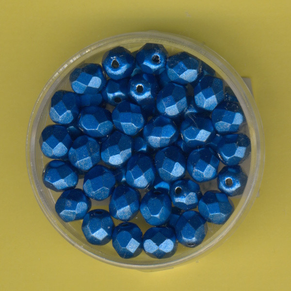 6006803 Glasschliffperlen 6mm hellblau metallic 50 Stück