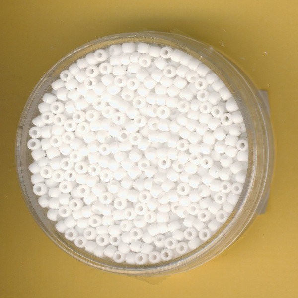 9611416 Toho Beads 2,2mm weiß opak matt 12g