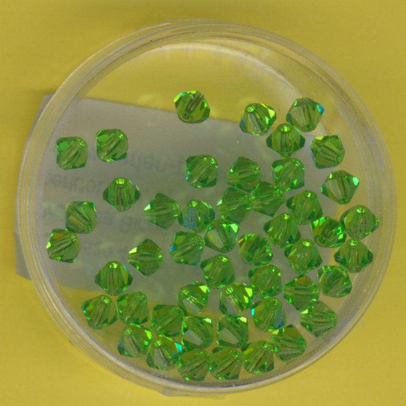 pc450520 Preciosa Bicone 4mm peridot 48 Stück