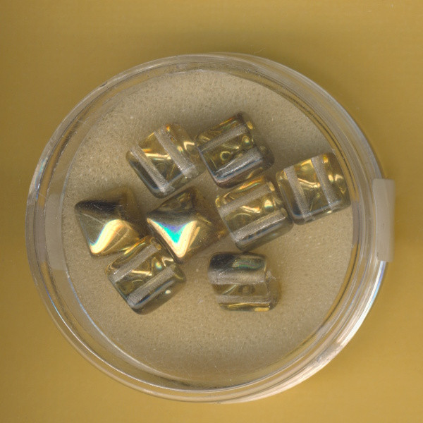 4907-08934 Glasperlen Pyramide 2-Loch 8x8mm gold halb bedampft 8 Stück