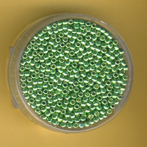96118587 Toho Beads 2,2mm hellgrün metallic 10g