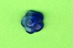 Glasperle Blume dunkelblau matt 12mm