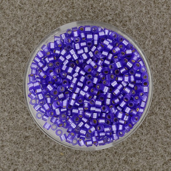 96641134_Delica-Beads-2,2mm-purple-Silbereinzug-7g
