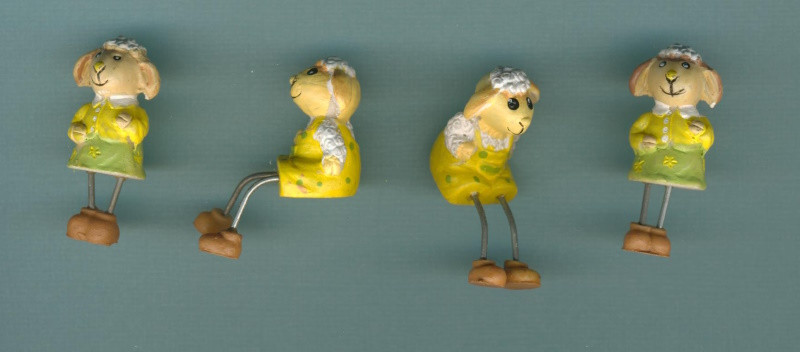 8817820 Keramik Mini Schafpärchen 3-3,5cm 4 Stück