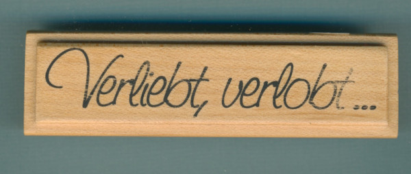 1800031 Holzstempel Verliebt verlobt 9x2cm