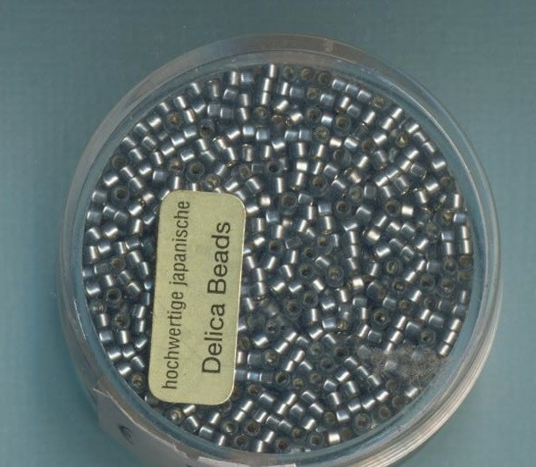 9663504_Delica-Beads-2mm-grau-matt-Silbereinzug