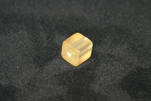 Polariswürfel beige 8x8mm