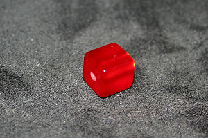 500808231 Polariswürfel hellrot 8x8mm