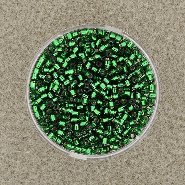 96641104_Delica-Beads-2,2mm-emerald-Silbereinzug-7g