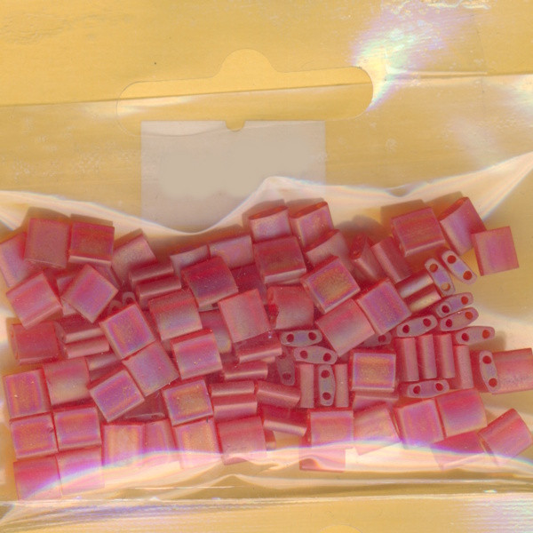 19138 Miyuki Tila Perlen 5x5mm rot transparent rainbow matt 10g