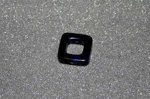Polaris quadrat 16mm dkl.blau glänzend
