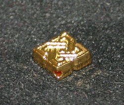 Schmuckelement keltischer Knoten 7x3mm vergoldet
