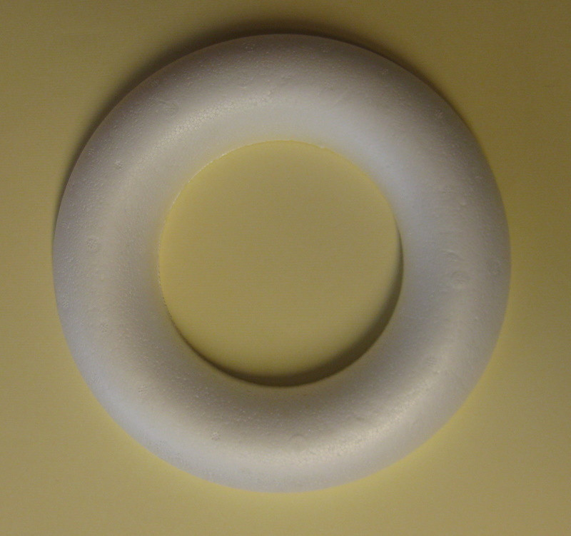 1015022 Styroporhalbring 22cm