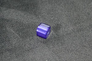 Polariswürfel dunkellila 8x8mm