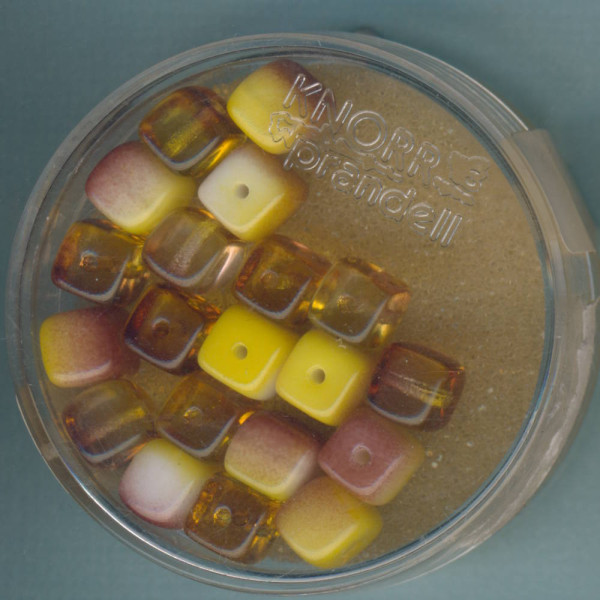 2209934 Glasperlen Würfel 6mm topas mix 20 Stück